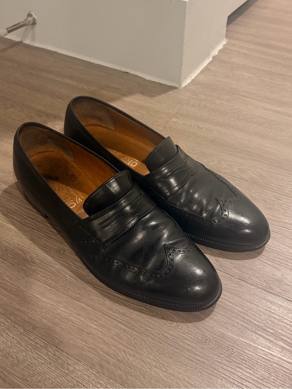 SALVATORE FERRAGAMO Loafers 10.5 D Black Wingtip Italian Leather Men’s